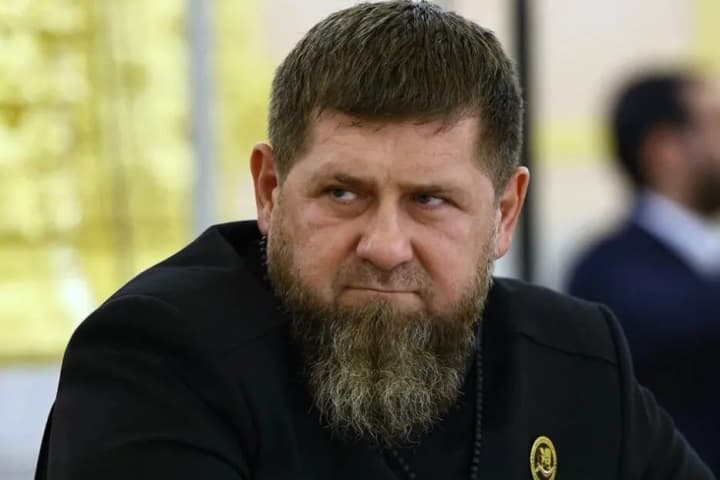 kadyrov-zaiavyv-pro-ataku-bpla-na-budivliu-spetspolku-politsii-u-hroznomu
