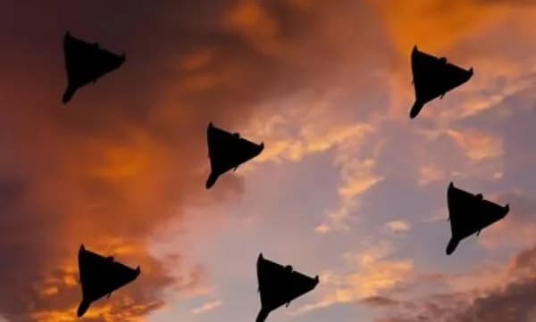 drone-attack-on-kyiv-debris-falling-in-pechersk-district