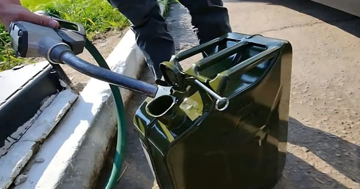 na-lvovshchine-razoblachena-skhema-khishcheniya-goryuchego-v-voinskoi-chasti-yezhemesyachno-vorovali-ne-menee-20-tonn