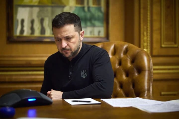 zelenskyi-i-premier-ministerka-latvii-obhovoryly-oboronnu-spivpratsiu-ta-yevrointehratsiiu-ukrainy