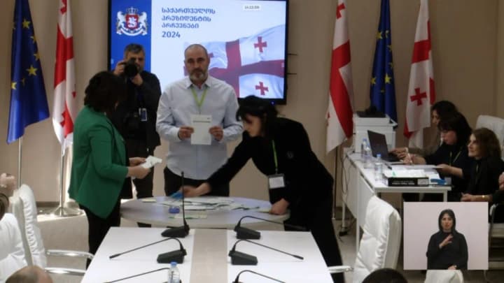 kolyshnoho-futbolista-kavelashvili-hruzynskyi-parlament-obrav-novym-prezydentom-hruzii