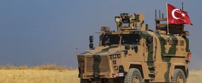 turtsiya-styagivaet-voiska-k-granitse-s-siriei-ssha-preduprezhdayut-o-vozmozhnom-shirokomasshtabnom-vtorzhenii