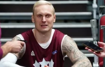 eks-cholovika-spivachky-anny-siedokovoi-znaishly-mertvym-u-pidizdi-v-moskvi