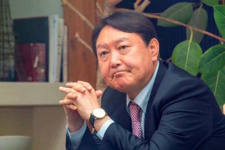 south-koreas-ex-president-again-fails-to-appear-for-questioning-in-treason-case