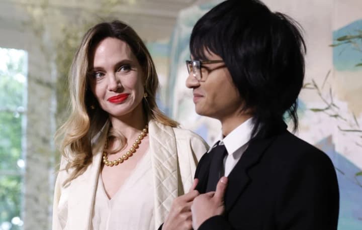 sin-andzhelini-dzholi-poluchil-vazhnuyu-dolzhnost-v-yee-novom-filme-v-parizhe