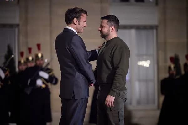 macron-to-meet-one-on-one-with-zelensky-in-brussels-today
