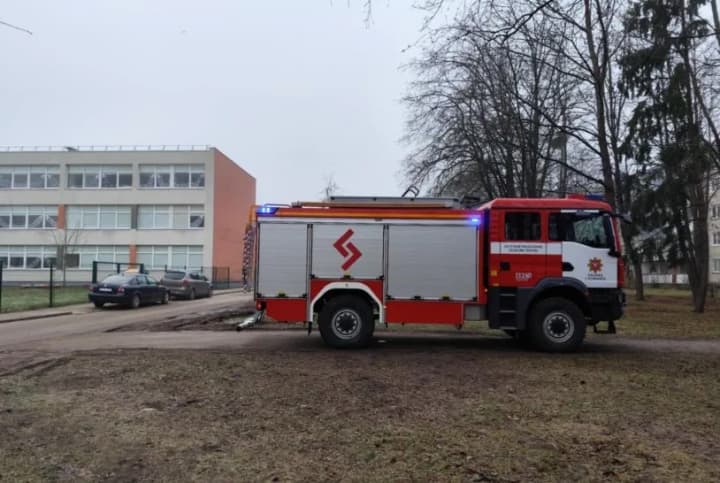 evacuation-due-to-a-letter-with-powder-300-lithuanian-schoolchildren-in-danger-of-chemical-contamination