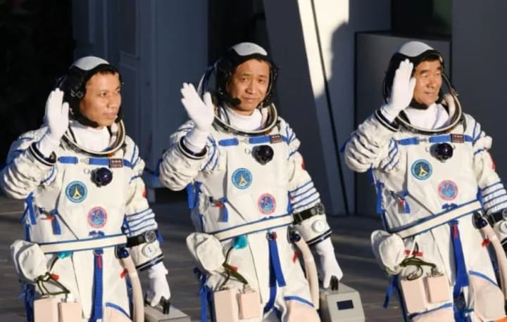 kytaiski-astronavty-vstanovyly-novyi-rekord-perebuvannia-u-vidkrytomu-kosmosi