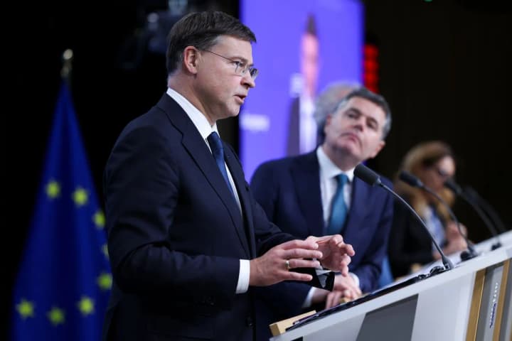 eu-economic-chief-open-to-confiscation-of-frozen-russian-assets-bloomberg