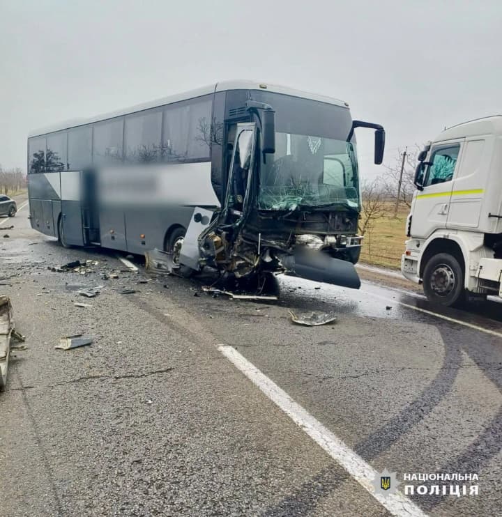triple-bus-accident-occurs-on-odesa-reni-highway-there-are-victims