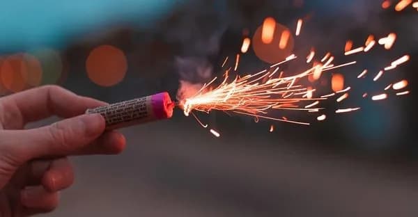 hot-december-a-series-of-pyrotechnic-explosions-in-public-places-in-russia