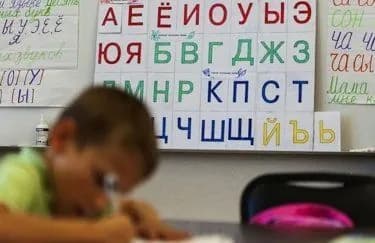 occupants-created-new-positions-in-ukrainian-schools-to-manipulate-children