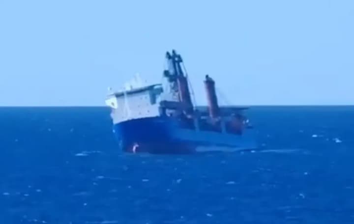 pishlo-na-dno-cherez-sanktsii-tspd-pry-rnbo-pro-avariiu-rosiiskoho-sudna-ursa-major