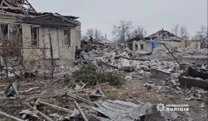 a-deserted-village-last-three-residents-left-frontline-ivanivka-in-donetsk-region