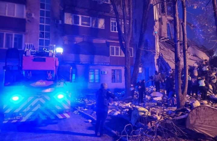 russian-strike-on-a-house-in-kryvyi-rih-a-man-who-was-rescued-from-the-rubble-dies