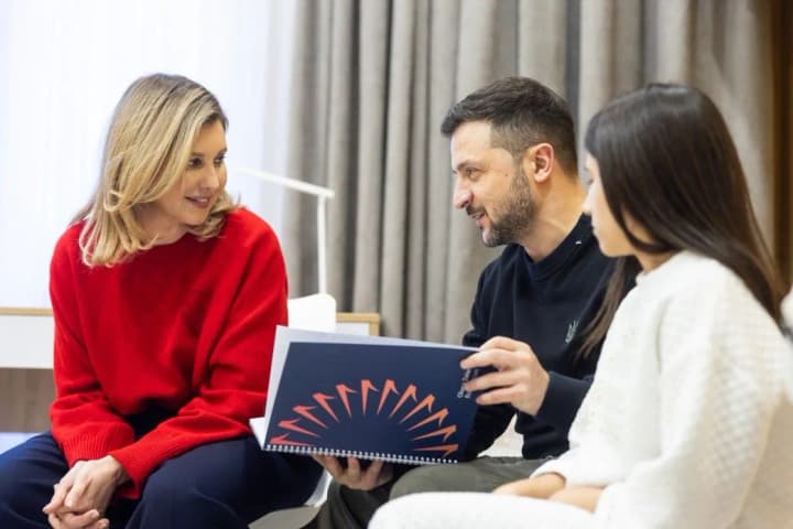 zelensky-and-the-first-lady-visit-a-large-foster-family