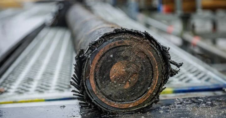 finliandiia-pereviriaie-naftovyi-tanker-tinovoho-flotu-rf-pislia-intsydentu-z-poshkodzhenniam-kabeliu-ft