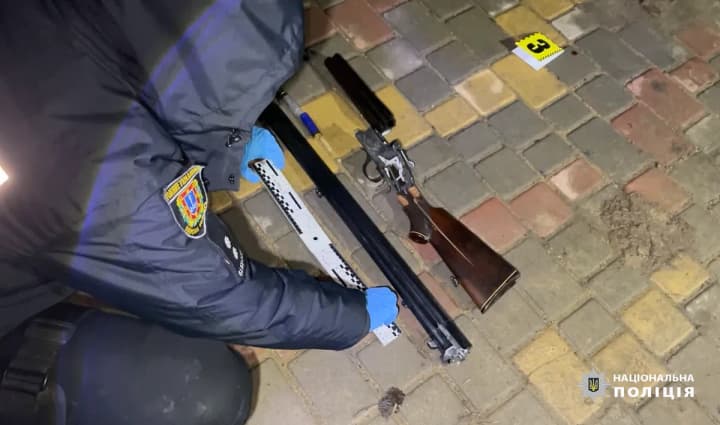 after-a-quarrel-in-a-cafe-a-man-returned-with-a-gun-and-wounded-three-people