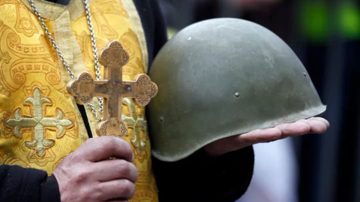 kabmin-razreshil-bronirovat-svyashchennosluzhitelei