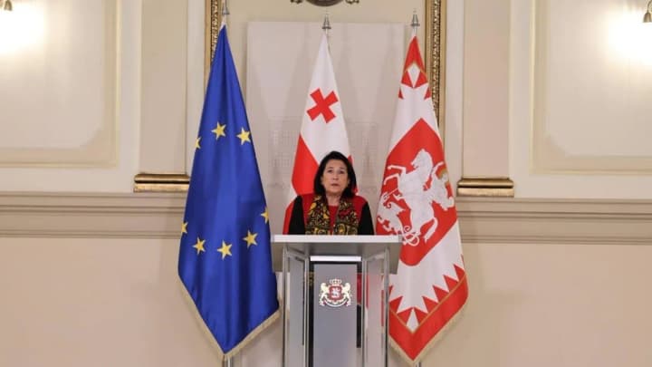 zurabishvili-says-she-will-stay-at-the-presidential-residence