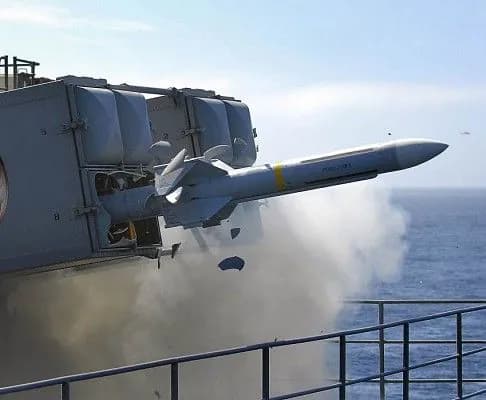 gretsiya-peredast-ukraine-partiyu-raket-sea-sparrow