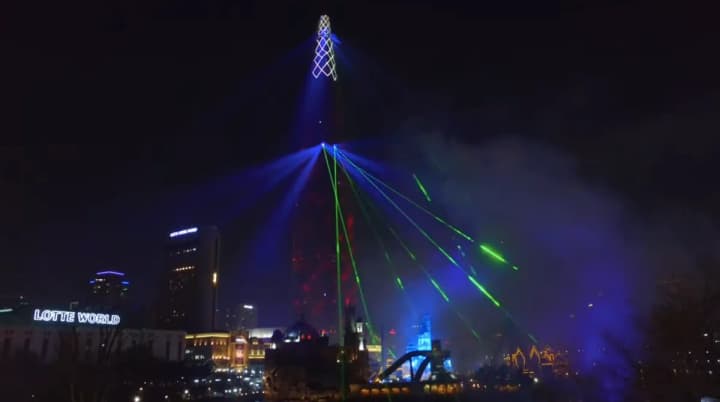 tokio-i-seul-vrivayutsya-v-novii-god-traditsionnii-kolokolnii-zvon-i-otmenennie-prazdnovaniya