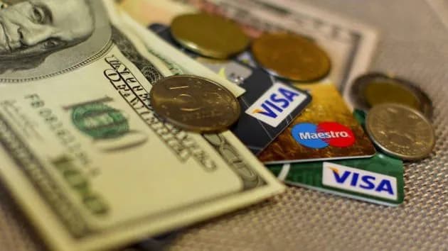 u-ssha-rekordno-zrosla-kilkist-defoltiv-za-kredytnymy-kartkamy