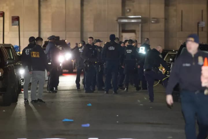 a-mass-shooting-took-place-near-a-nightclub-in-new-york-11-wounded