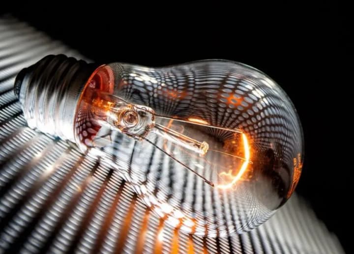 yak-oshchadlyvo-spozhyvaty-elektroenerhiiu-u-naiblyzhchyi-period-pokholodannia-nyzka-porad-vid-fakhivtsiv