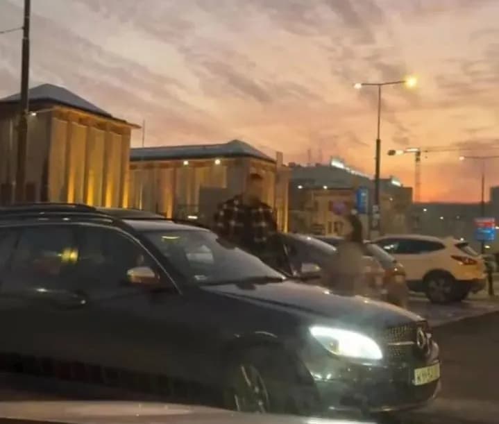 ukrainku-pobyly-na-parkovtsi-u-varshavi-politsiia-khotila-proihnoruvaty-zaiavu-zmi