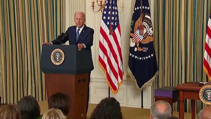 dzho-baiden-vruchil-19-laureatam-prezidentskuyu-medal-svobodi