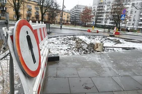 in-warsaw-a-minibus-driver-runs-over-a-14-year-old-ukrainian-to-death