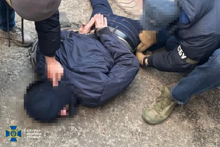 sbu-exposes-fsb-agent-network-that-spied-on-volunteers-in-three-cities