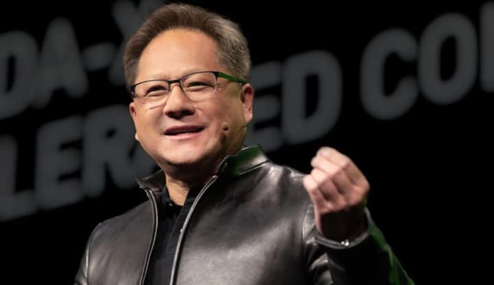 hlava-nvidia-shi-chipy-rozvyvaiutsia-shvydshe-zakonu-mura