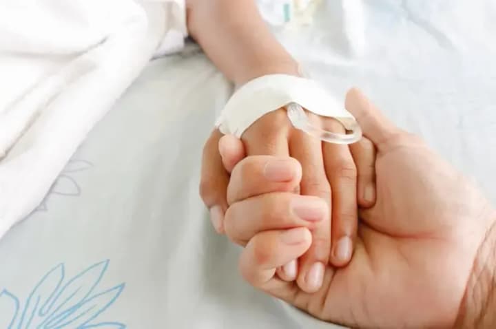 komisiia-ponad-piat-rokiv-ihnoruie-oboviazok-perehliadu-medychnoi-dokumentatsii-patsiienty-z-buloznym-epidermolizom-zalyshaiutsia-zaruchnykamy-monopolii