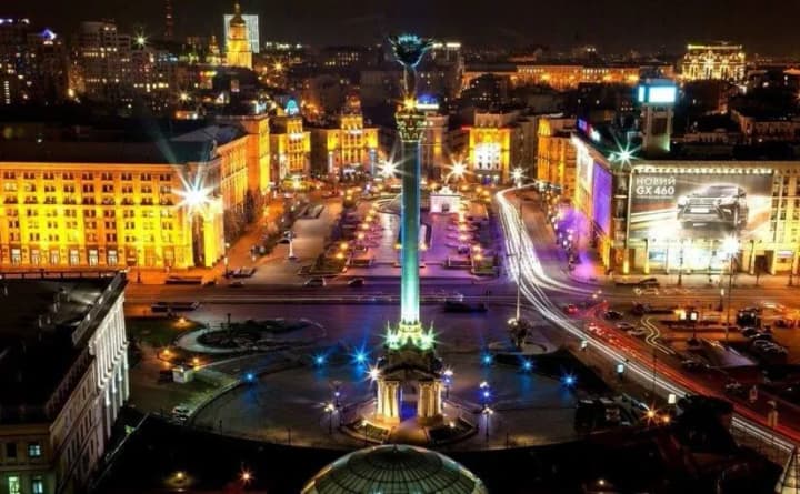 explosions-are-heard-in-kyiv-air-defense-works-against-enemy-drones