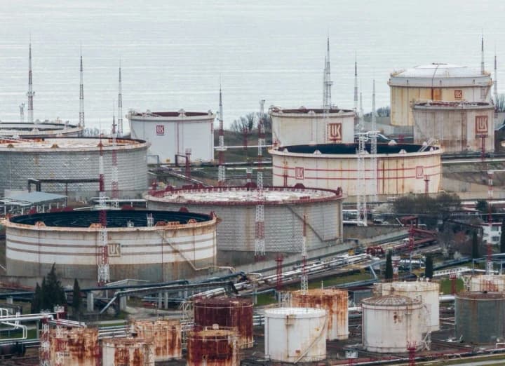 kazakhska-kompaniia-proponuie-dollar1-mlrd-za-prydbannia-rosiiskoho-npz-u-bolharii