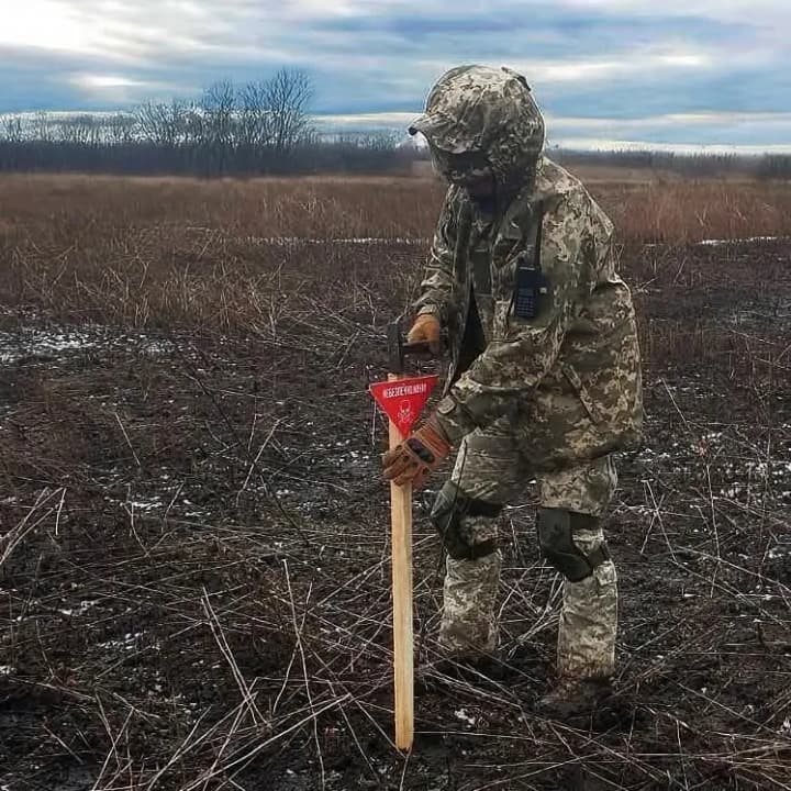 ukrainian-sappers-defused-more-than-15-thousand-explosive-devices-over-a-week
