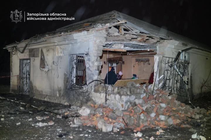 v-zaporozhe-v-rezultate-ataki-bespilotnika-sostoyanie-postradavshikh-otsenivayut-kak-srednei-tyazhesti