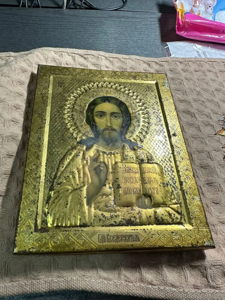 na-lvovshchine-dnepryanka-pitalas-vivezti-za-granitsu-starinnuyu-ikonu-1913-goda