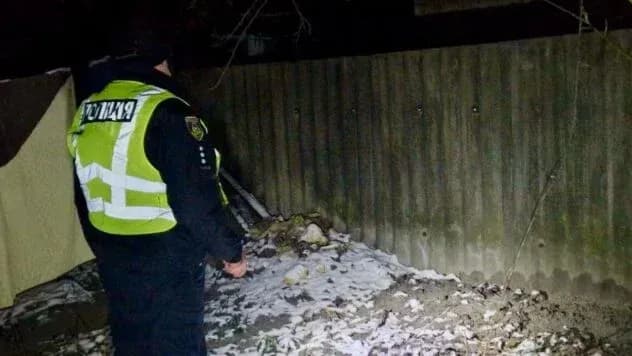 mayor-private-houses-dormitory-and-cars-damaged-during-night-attack-by-enemy-uavs-in-brovary