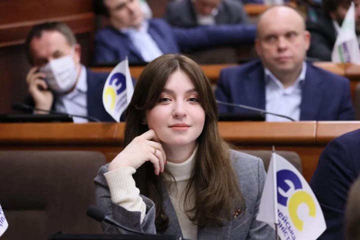 docheri-deputata-ot-poroshenko-kotoraya-pod-narkotikami-sbila-cheloveka-na-perekhode-grozit-6-let-lisheniya-svobodi-media