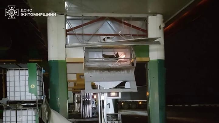 na-zhitomirshchine-iz-za-ataki-rf-dronami-yest-povrezhdeniya-na-azs-ranen-chelovek