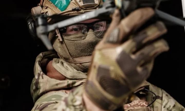 pomozhet-realizovat-boevoi-potentsial-vvedeni-4-urovnya-kvalifikatsii-dlya-operatorov-dronov