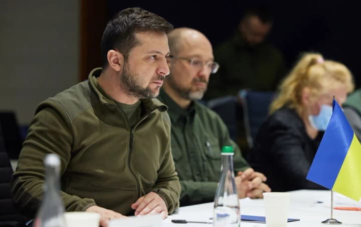 planuietsia-vidstavka-halushchenka-zelenskyi-obhovoryv-iz-shmyhalem-kadrovi-pytannia