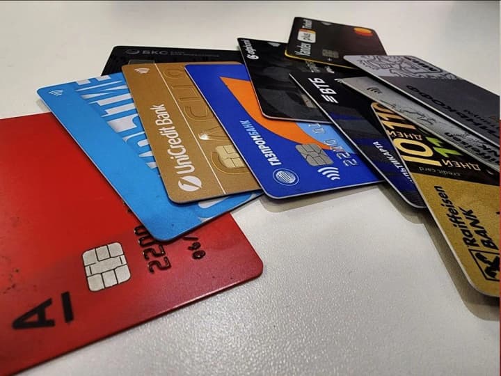 kazakhstan-restricts-rules-for-issuing-bank-cards-to-russians