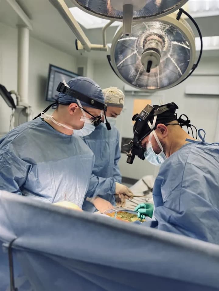 u-tsentri-khirurhii-ta-transplantolohii-imshalimova-rozpovily-pro-perevahy-bimammarnoho-koronarnoho-shuntuvannia