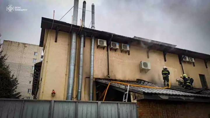 a-fire-broke-out-in-a-hotel-and-restaurant-complex-near-kyiv-there-is-a-victim-ses