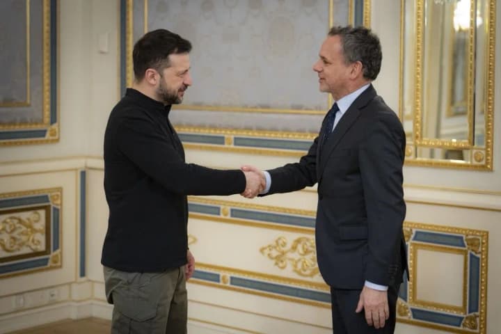 oboronna-spivpratsia-ta-investytsii-v-ukrainske-vyrobnytstvo-zbroi-zelenskyi-zustrivsia-z-ministrom-mzs-niderlandiv