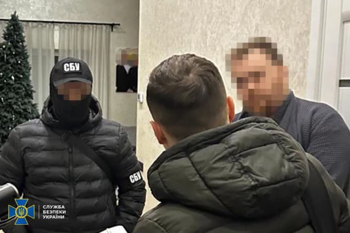 sbu-serves-suspicion-notice-to-ex-host-of-medvedchuk-and-muraev-tv-channels-who-is-it